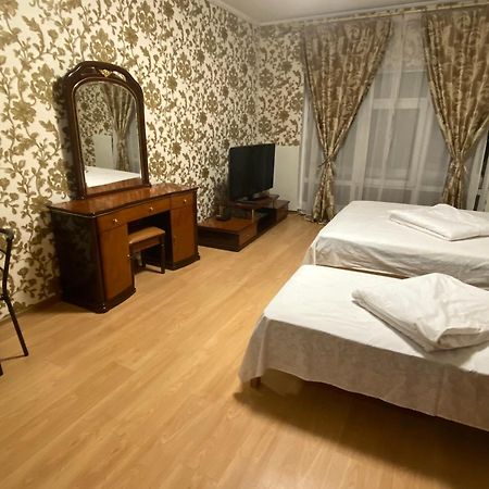 4 Seasons Hotel Boryspilʼ Buitenkant foto