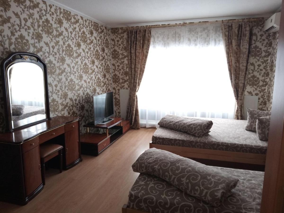 4 Seasons Hotel Boryspilʼ Buitenkant foto