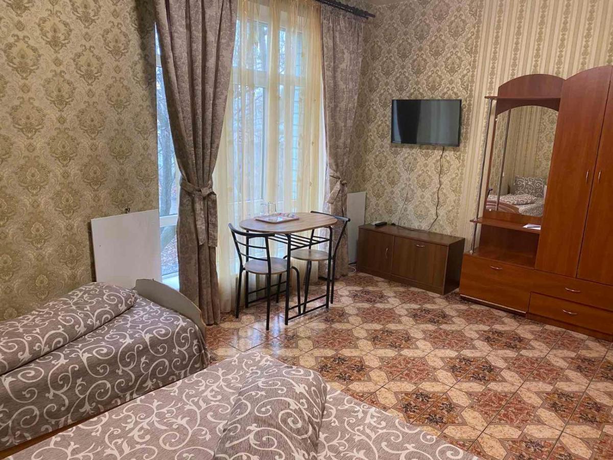 4 Seasons Hotel Boryspilʼ Buitenkant foto
