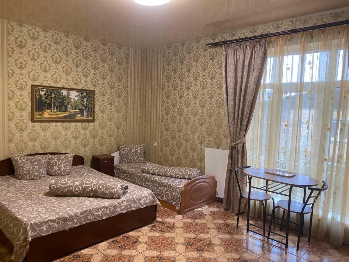 4 Seasons Hotel Boryspilʼ Buitenkant foto