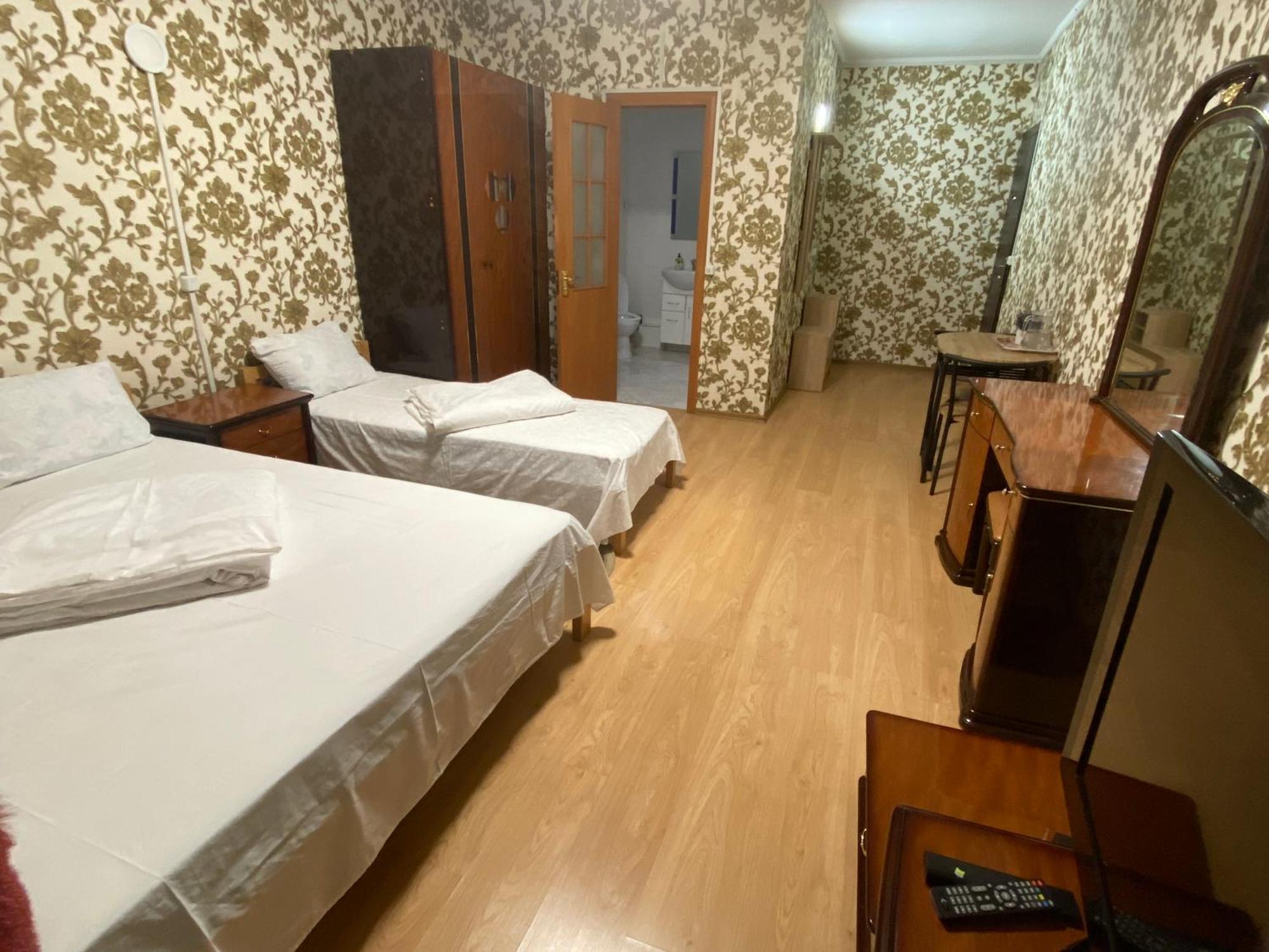 4 Seasons Hotel Boryspilʼ Buitenkant foto