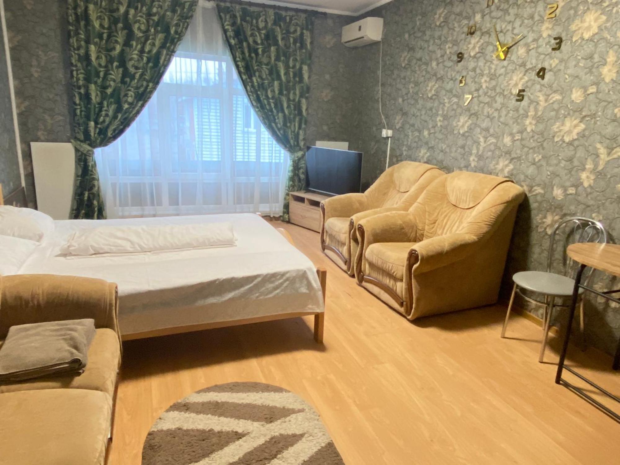 4 Seasons Hotel Boryspilʼ Buitenkant foto
