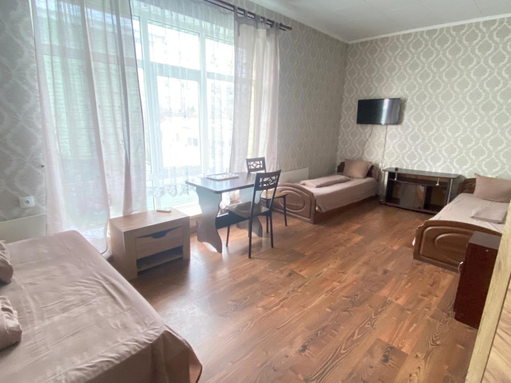 4 Seasons Hotel Boryspilʼ Buitenkant foto